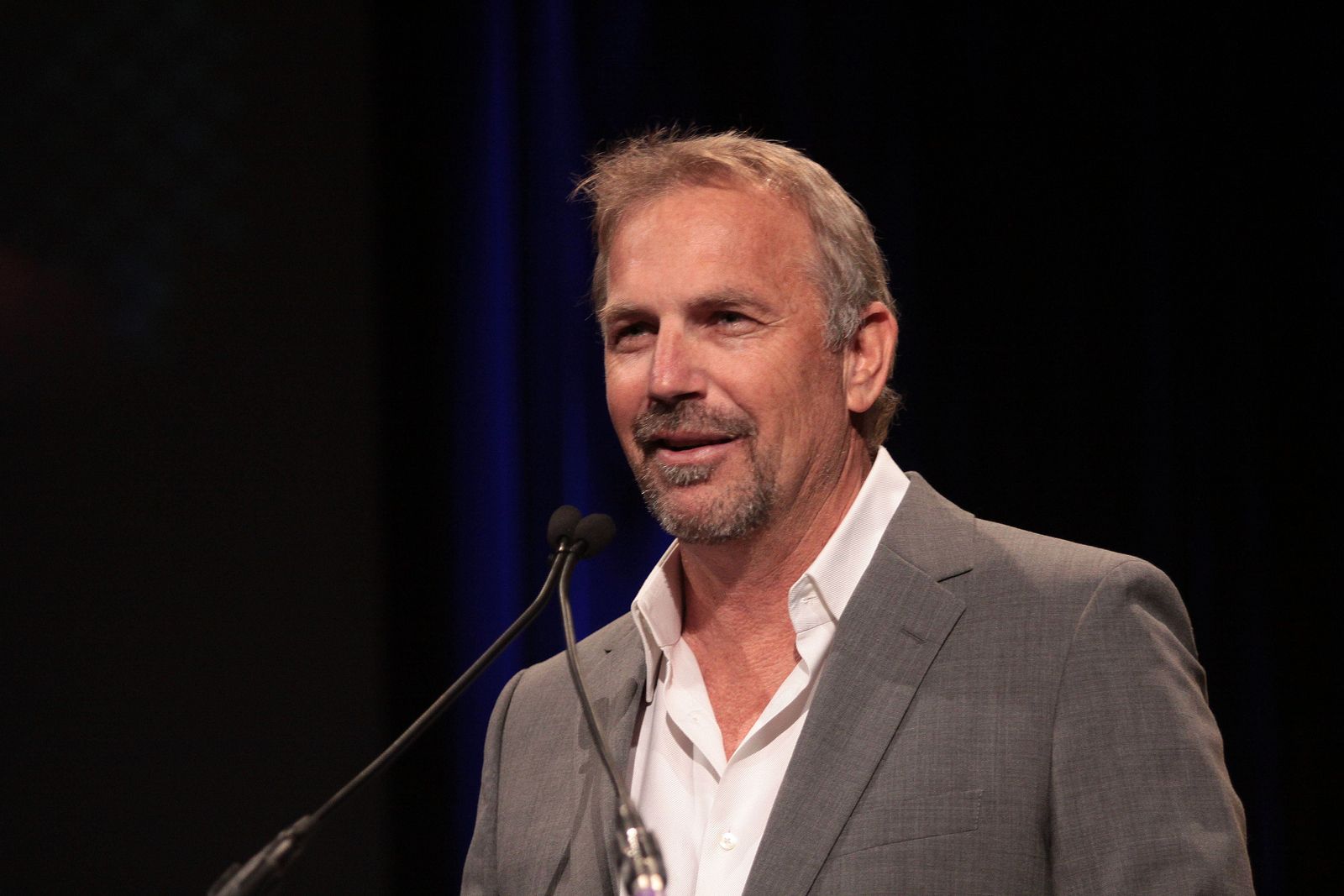 Kevin Costner debuta como guionista y escribirá su primera serie de televisión