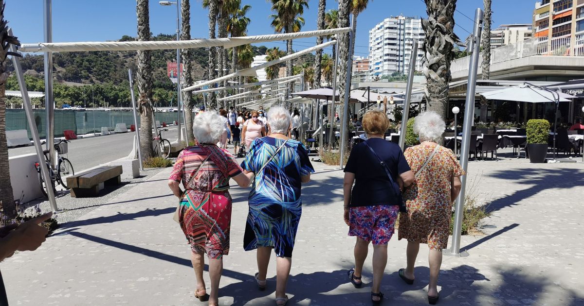 La incidencia de Covid en mayores de 60 años sigue bajando