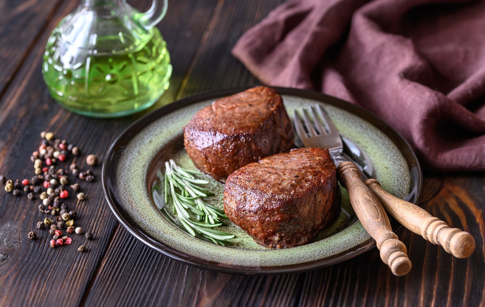 Estos son algunos de los errores más comunes que seguimos cometiendo a la hora de cocinar la carne