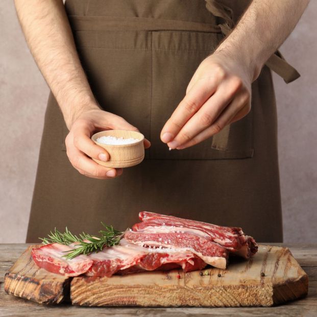 Estos son algunos de los errores más comunes (que seguimos cometiendo) a la hora de cocinar la carne