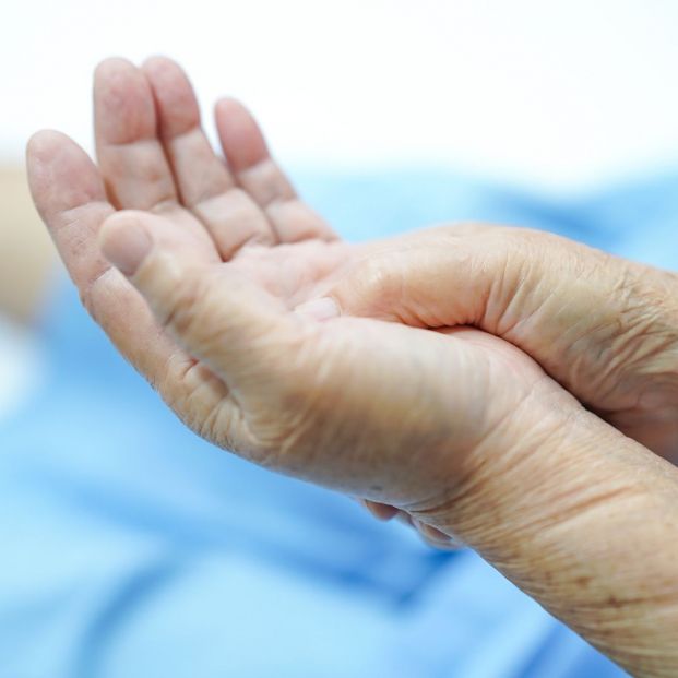 ¿Qué debemos hacer cuando sufrimos un esguince en algún ligamento de la mano?