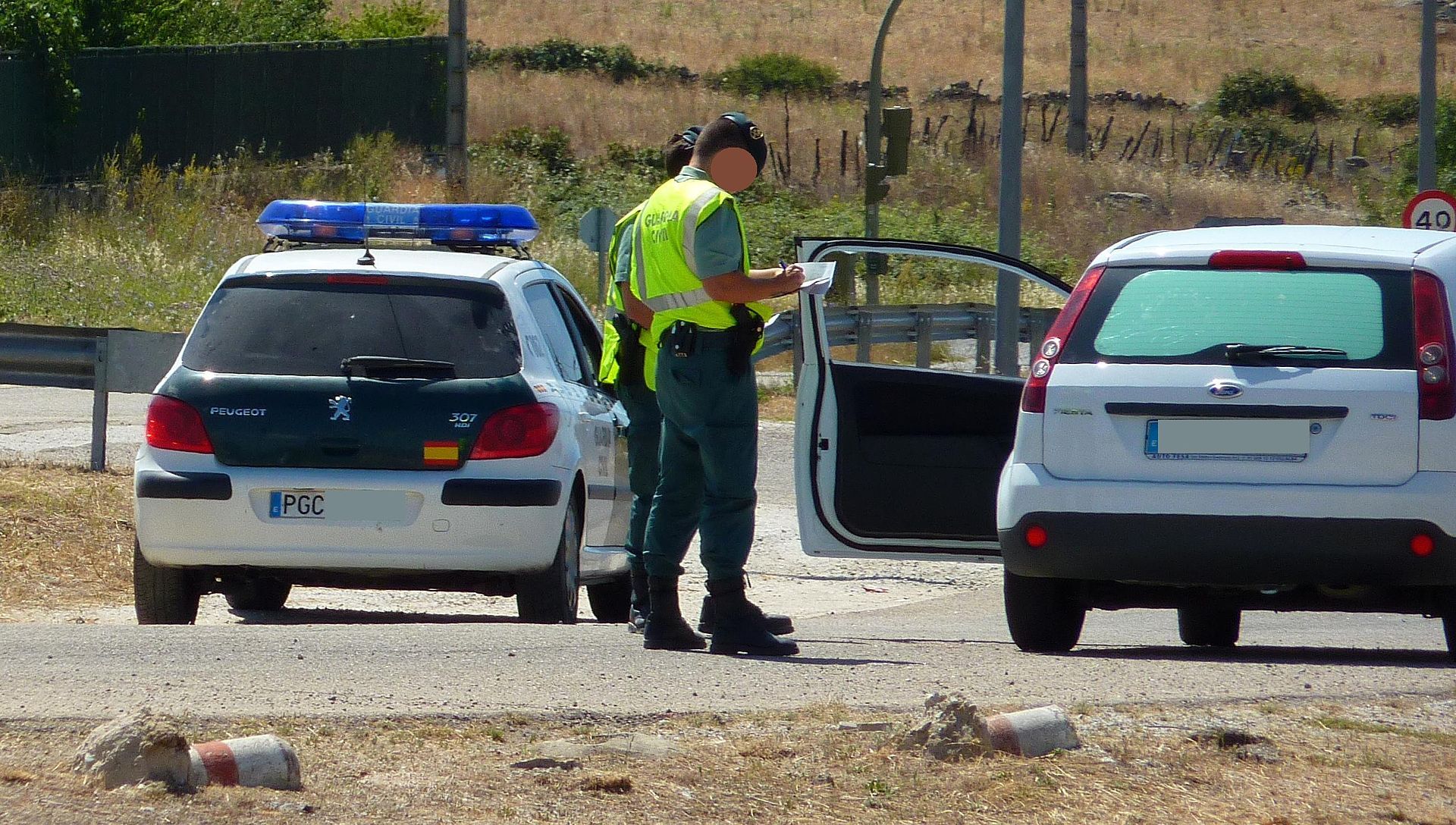 ¡No piques! Cuatro detenidos por estafar 80.000 euros con el timo del nazareno