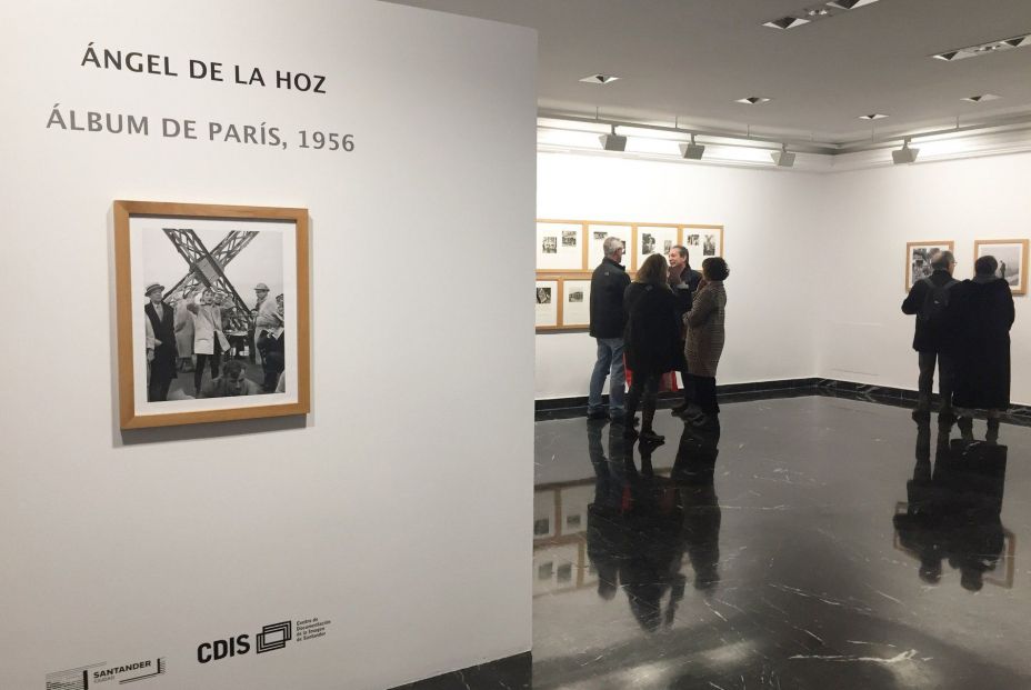 El CDIS homenajea a Ángel de la Hoz con una exposición sobre su obra: 'Álbum de París, 1956' El CDIS homenajea a Ángel de la Hoz con una exposición sobre su obra: 'Álbum de París, 1956'