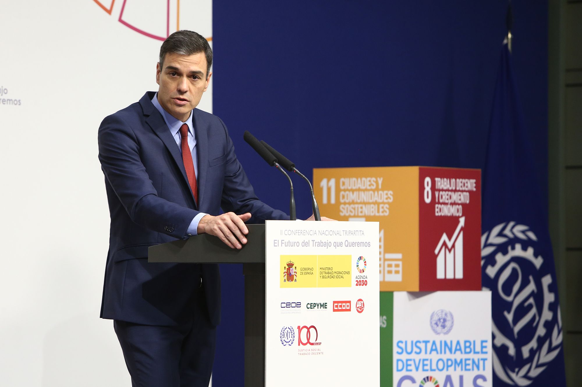 El presidente del Gobierno, Pedro Sánchez, interviene ayer en la inauguración de la II Conferencia Tripartita sobre 'El futuro del trabajo que queremos'.
