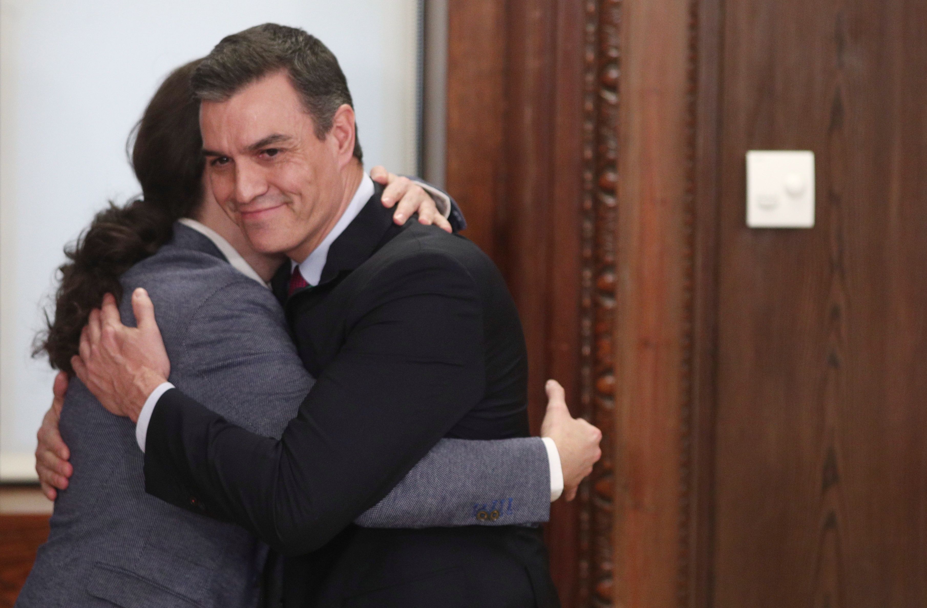 ¿Cuál es la primera medida que le pides al nuevo Gobierno de Pedro Sánchez y Pablo Iglesias?