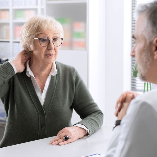 ¿Qué deben hacer las personas mayores ante un dolor persistente?