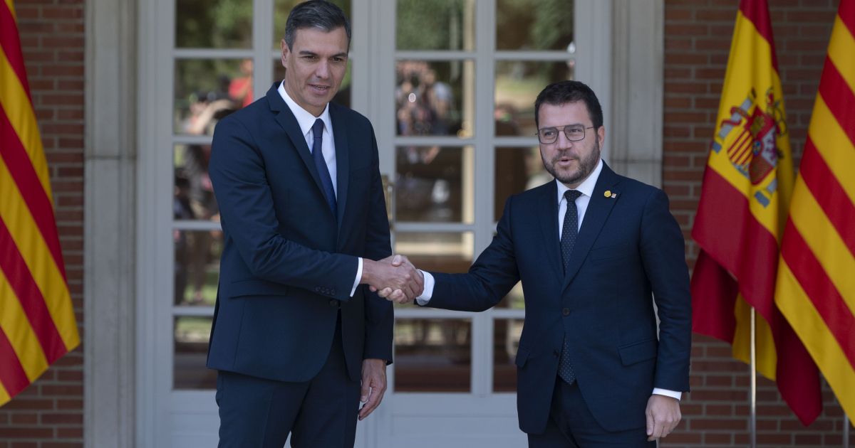 El PSOE y ERC cierran un acuerdo para el traspaso integra...