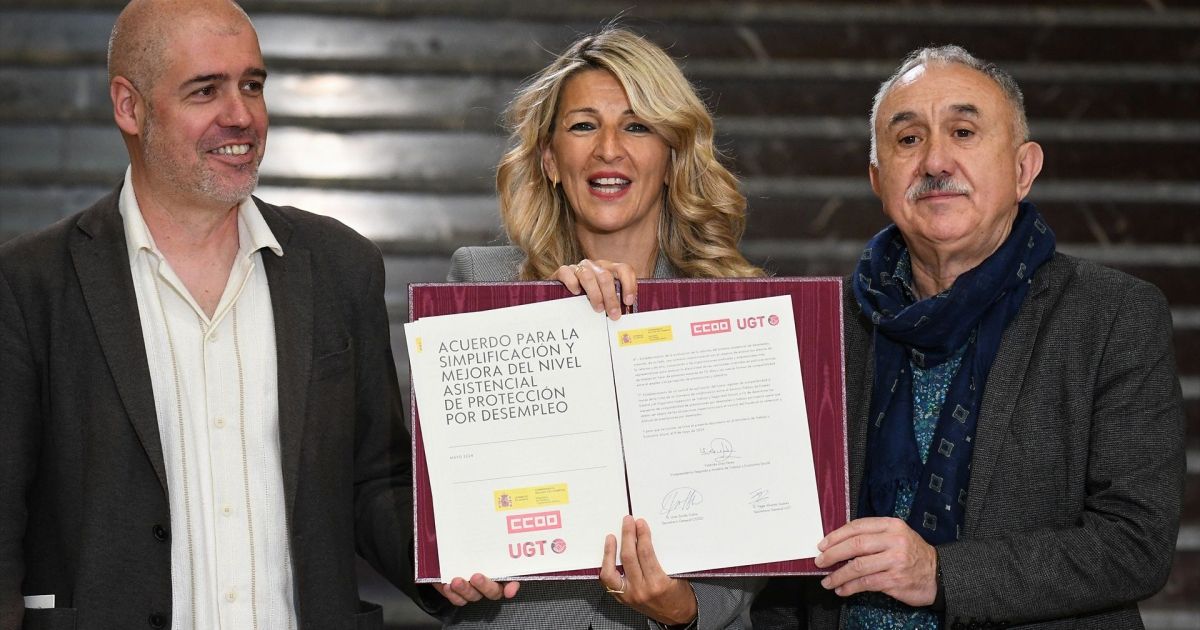 Díaz firma con CCOO y UGT la reforma del subsidio de paro