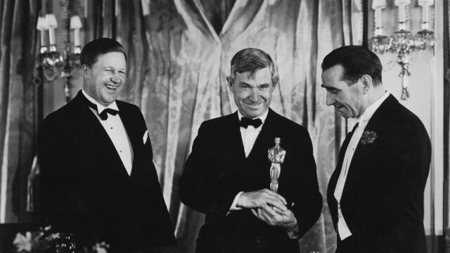 Will Rogers entrega el Oscar en 1933 a "mi buen amigo Frank"