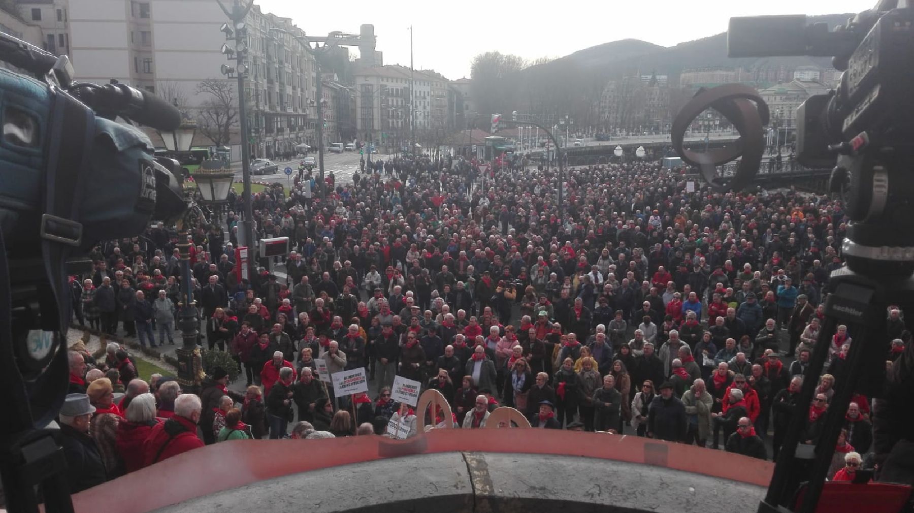Se cumplen 2 años de la primera concentración de pensionistas delante del Ayuntamiento de Bilbao