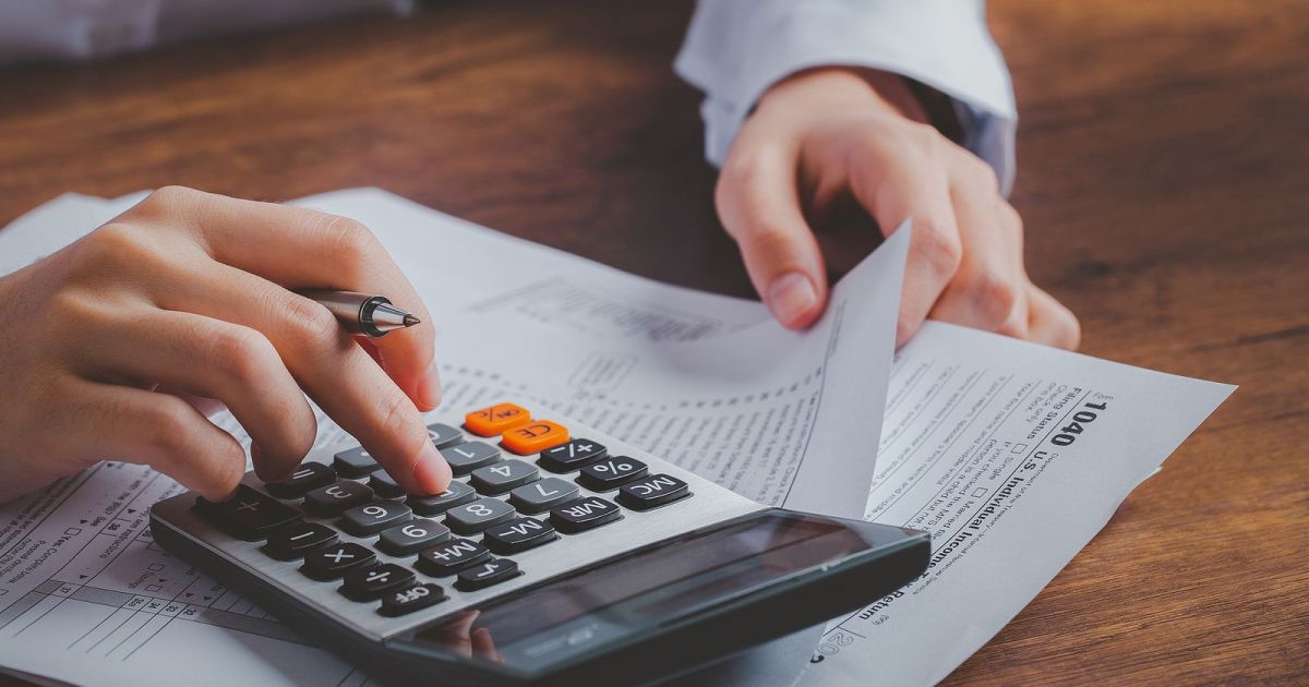 Si no te ha devuelto Hacienda el IRPF, tiene que compensarte