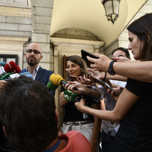 EuropaPress 2277552 Los diputados de Unidas Podemos Nacho Álvarez y Yolanda Díaz ofrecen declaraciones a los medios de comunicación tras su reunión con representantes de la CEOE 