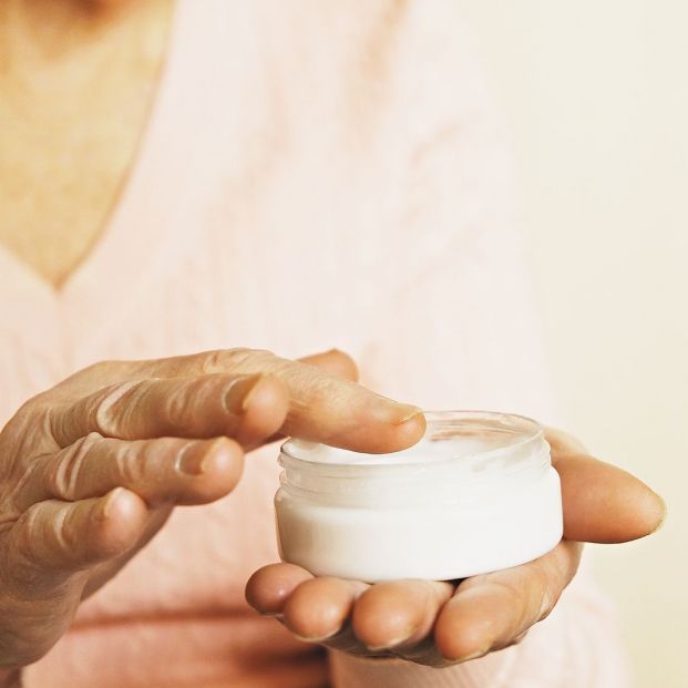 Cuidado con el uso de algunas cremas y cosméticos: podrían provocar erupciones y lesiones cutáneas