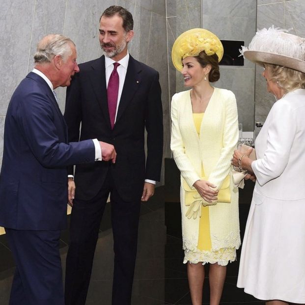 Cinco veces en las que la reina Letizia se vistió igual que tu madre