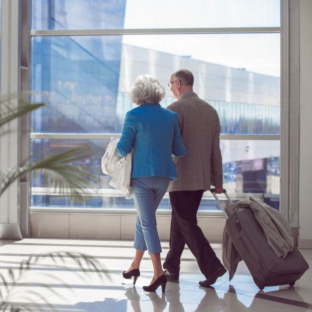 Mayores en un aeropuerto