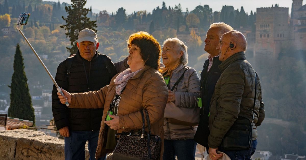 UNATE desmonta mitos y prejuicios sobre las personas mayores