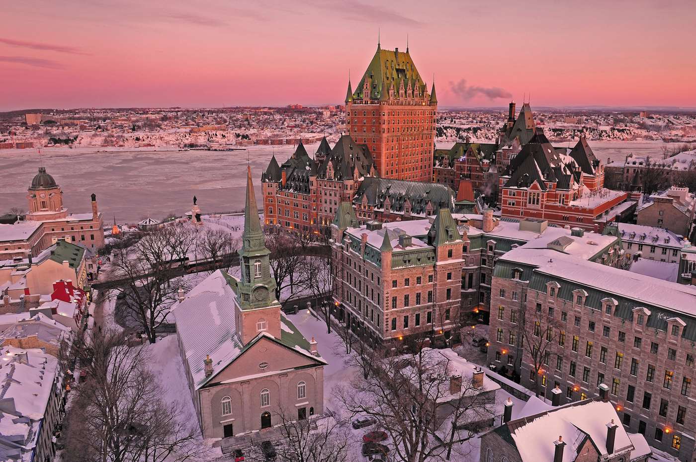 Vista de Quebec (https://www.quebecregion.com/es/)