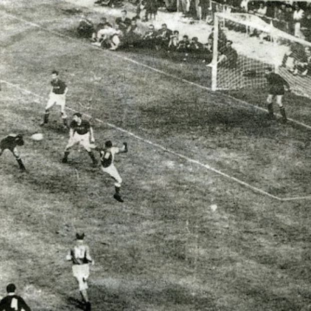 Marcelino marcando ante la URSS