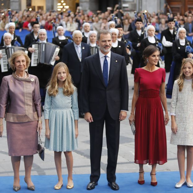 La Reina emérita Doña Sofía con la princesa Leonor, el Rey Felipe VI, la Reina Letizia y la infanta Sofía