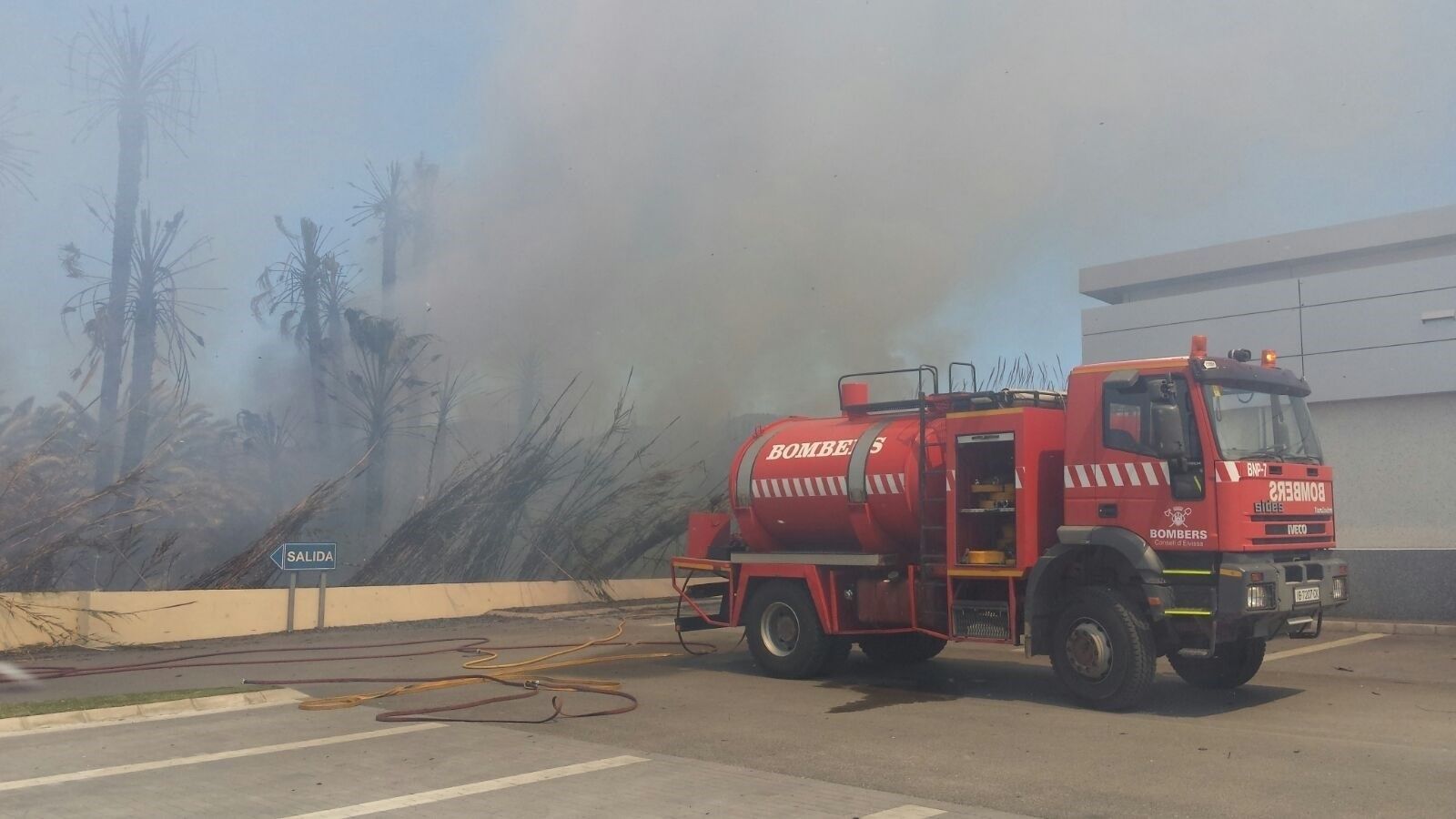 Una mujer de 92 años sufre graves quemaduras al incendiarse su casa en Ciutadella (Menorca) Una mujer de 92 años sufre graves quemaduras al incendiarse su casa en Ciutadella (Menorca)
