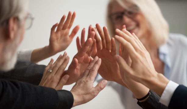 ¿Cómo combatir la lacra del edadismo laboral y el drama del paro sénior? Los expertos responden