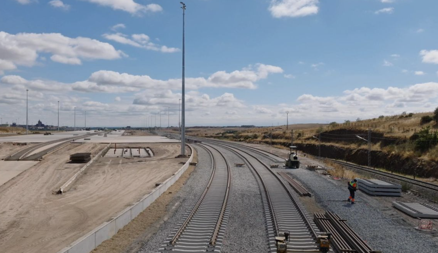 Traccion Rail, empresa del Grupo Azvi, explotará el Puerto Seco de Salamanca durante 25 años