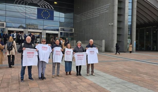 Asjubi40 acusa al Gobierno de "deslealtad institucional grave" por desoír al Parlamento Europeo