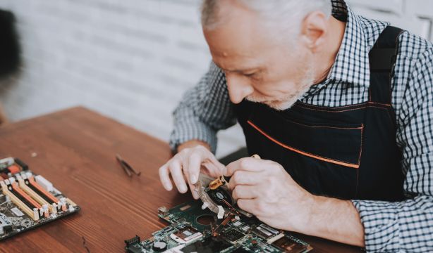 Cara y cruz de los autónomos sénior: ¿por qué se han duplicado los mayores de 64 años?