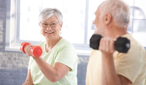 Quirónsalud explica por qué el ejercicio es clave para envejecer de forma activa