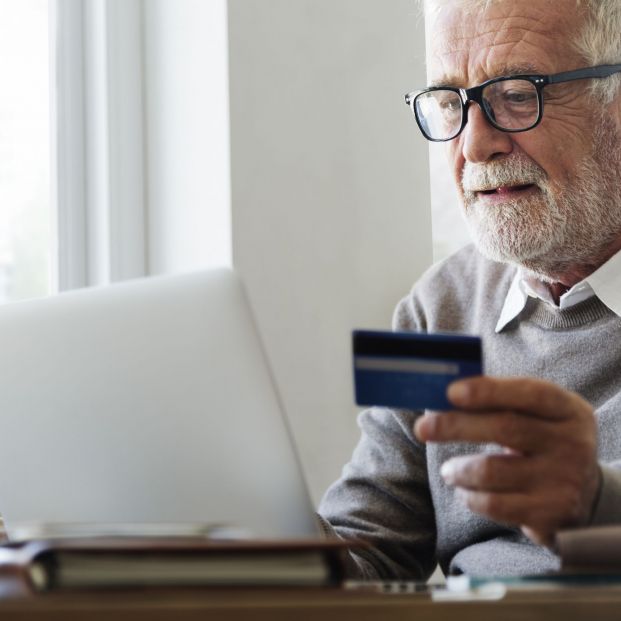 Cómo conseguir la 'tarjeta' de pensionista y a qué descuentos puedes acceder con ella