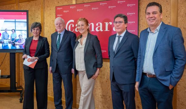 Teresa Viejo y la Cámara de Comercio de Burgos, a los sénior: "Nunca es tarde para renovarse"