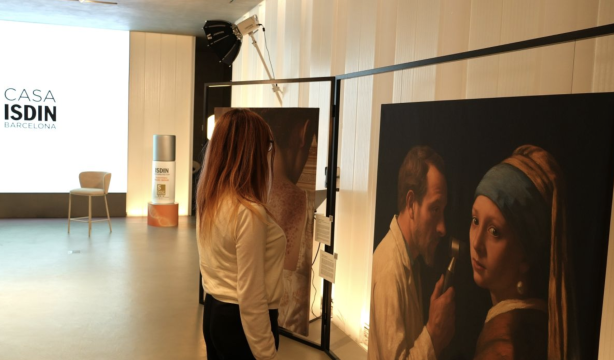 Casa ISDIN acoge una exposición de la AEDV que reinterpreta obras clásicas