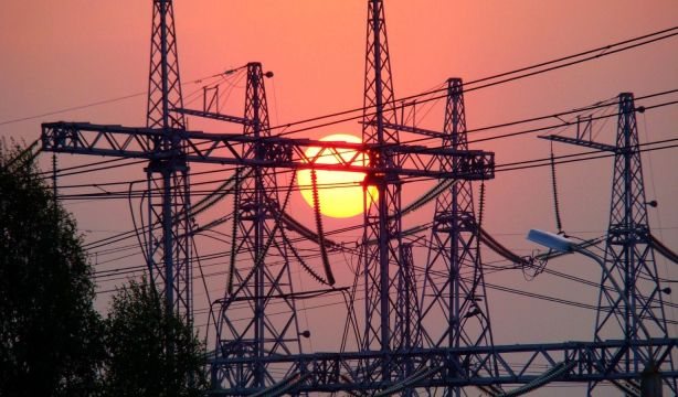 FACUA denuncia a cinco energéticas ante la CNMC por no aplicar descuentos en el recibo por el apagón