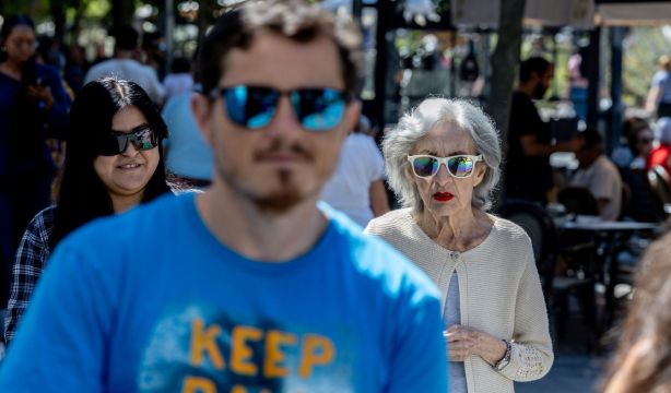 Alerta de la OCDE a España: pide acelerar el ajuste fiscal por las pensiones y el envejecimiento