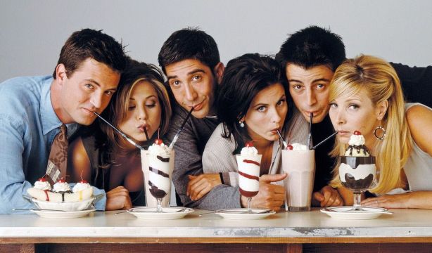Desde guiones hasta recuerdos de 'Friends': salen a subasta los objetos personales de Matthew Perry