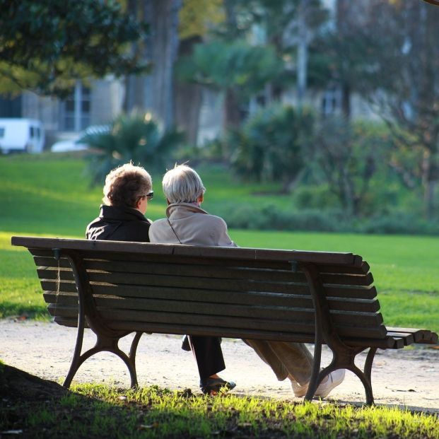 Las pensiones de viudedad e incapacidad, las que más se desvían sobre lo cotizado, según Fedea