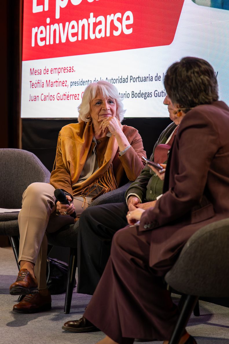 Teófila Martínez