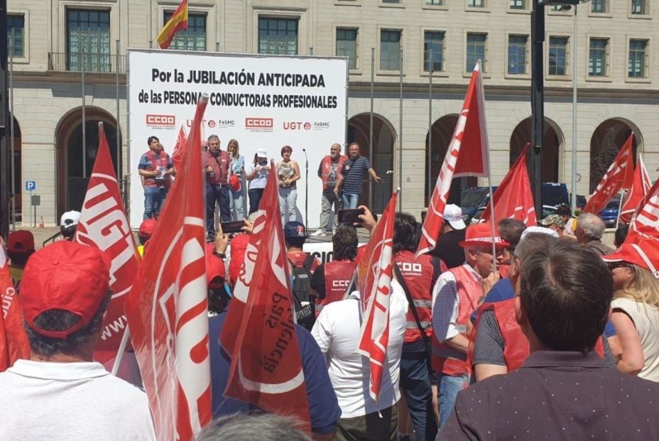 Los transportistas amenazan con una huelga indefinida en junio por la jubilación anticipada Los transportistas amenazan con una huelga indefinida en junio por la jubilación anticipada