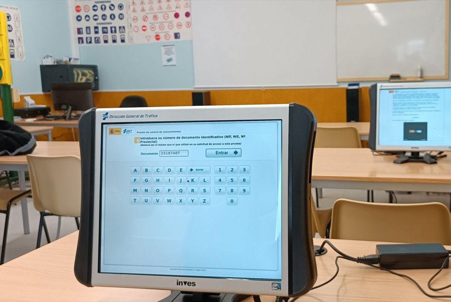 EuropaPress 5076915 ayuntamiento va adquirir 25 equipos informaticos pantallas tactiles valor