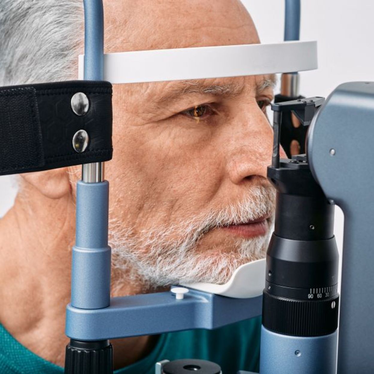 El dolor ocular y la visión borrosa pueden ser síntomas de fibromialgia. Foto: Bigstock.