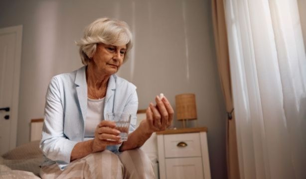 Cibercondría y automedicación: los riesgos de diagnosticarte por internet. Foto: Bigstock.