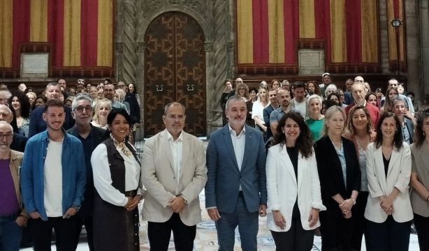 Barcelona presenta su pacto de ciudad contra la soledad no deseada
