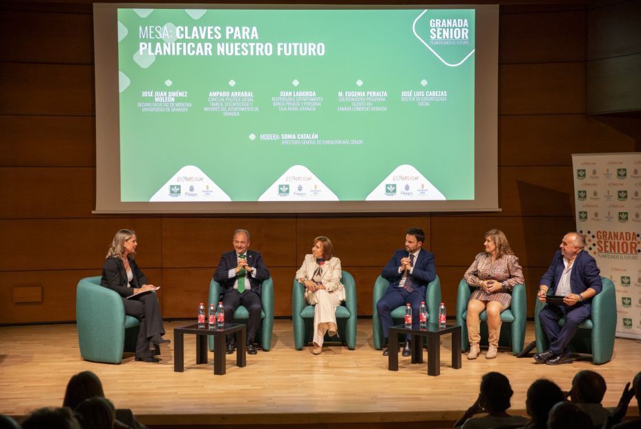 Mesa redonda Granada