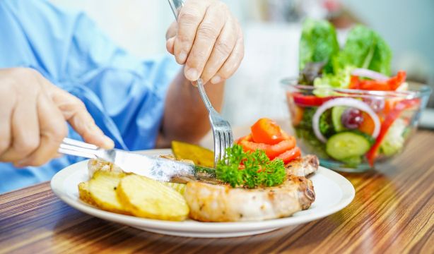 Los cribados nutricionales en mayores reducen las hospitalizaciones y las visitas al médico