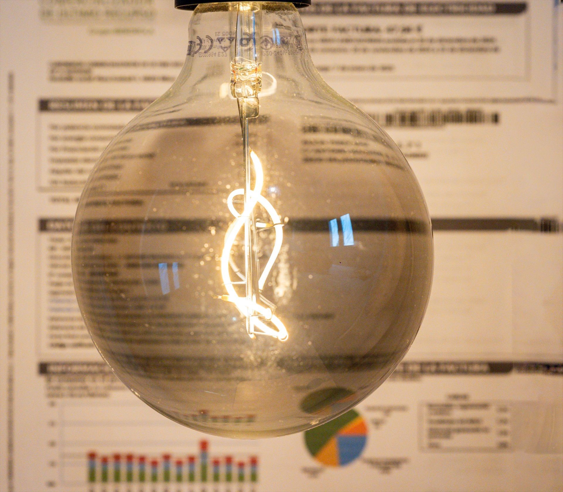 ¿Adiós a la tarifa regulada de la luz? Bruselas pide a España que elimine la PVPC ¿Adiós a la tarifa regulada de la luz? Bruselas pide a España que elimine la PVPC