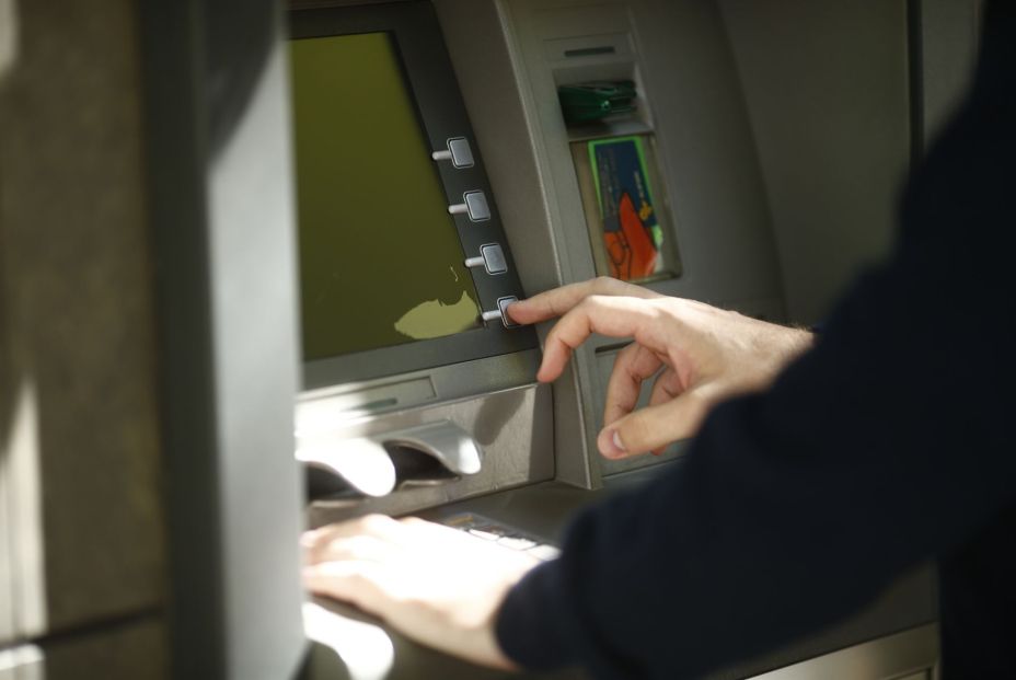 Las comisiones bancarias se disparan más de un 10% en apenas tres años Las comisiones bancarias se disparan más de un 10% en apenas tres años