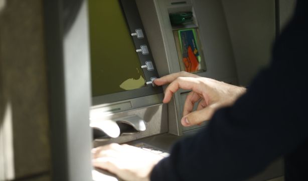 Las comisiones bancarias se disparan más de un 10% en apenas tres años