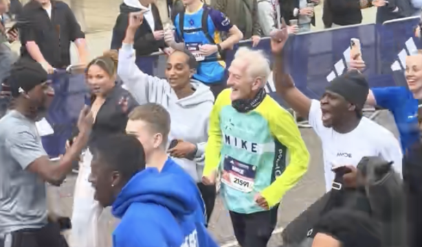 Un hombre de 74 años corre maratones para recaudar fondos contra el cáncer