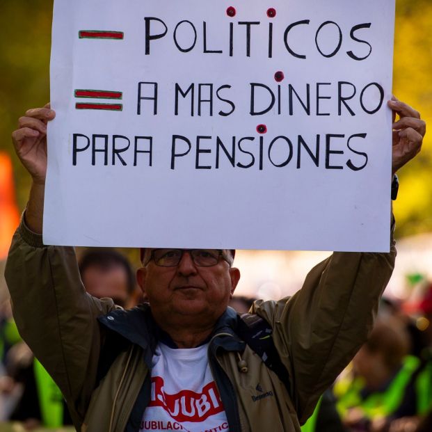 Ni recortes ni limosnas: más de 20.000 firmas exigen la pensión íntegra con 40 años cotizados