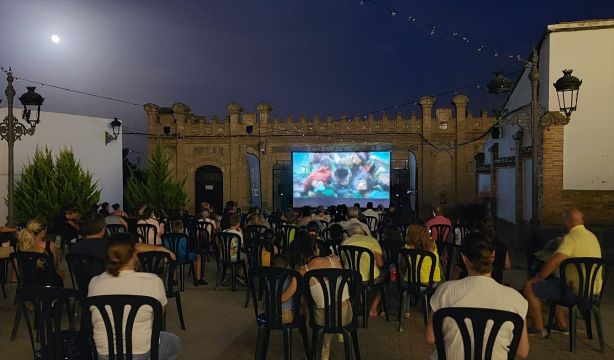 El Gobierno lanza 'Cine Vecino' para municipios pequeños y rurales